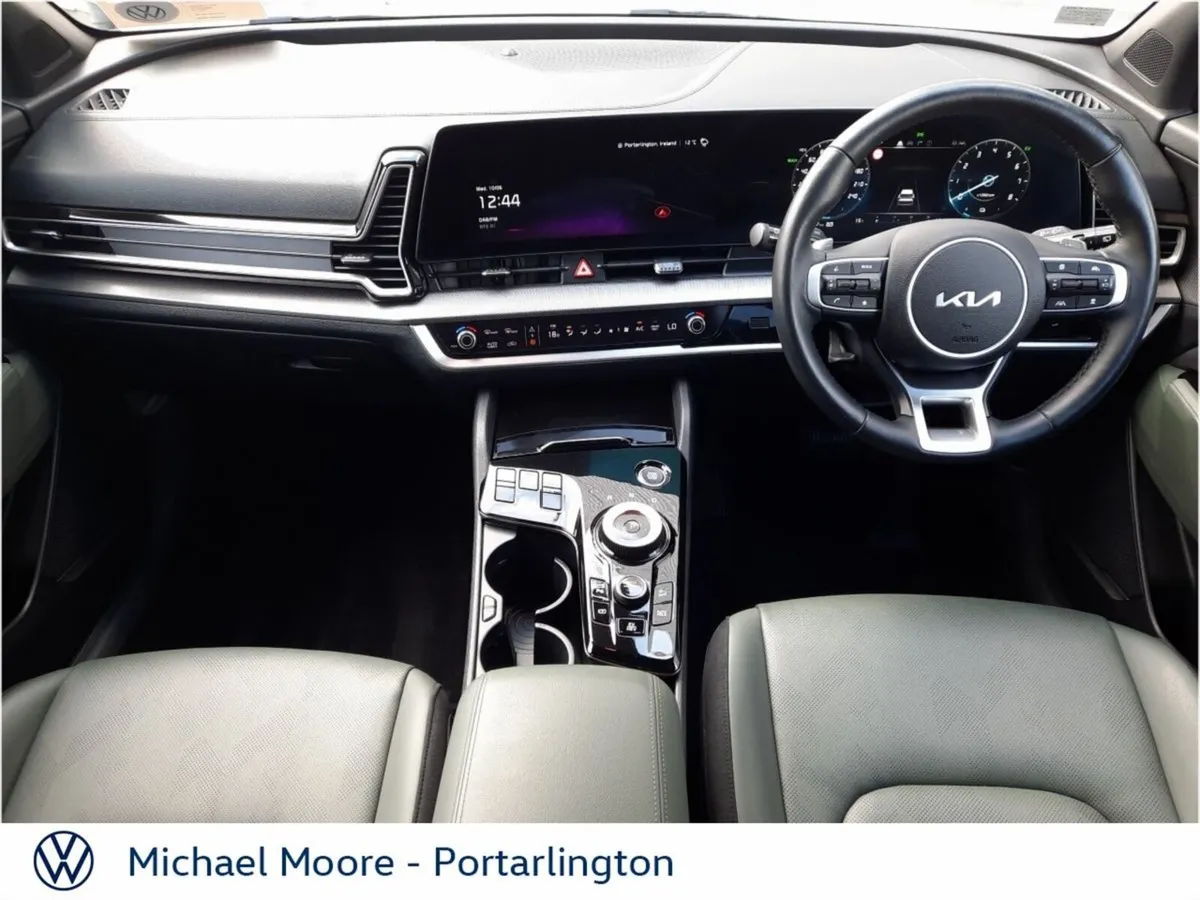 Kia Sportage Anniversary Edition Plug-in Hybrid - Image 2