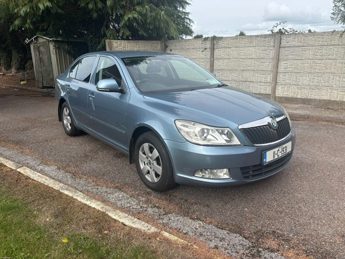 Low miles petrol Skoda Octavia 2011 - Image 5