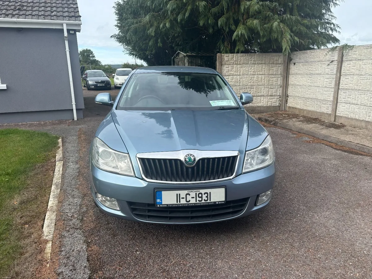 Low miles petrol Skoda Octavia 2011 - Image 6
