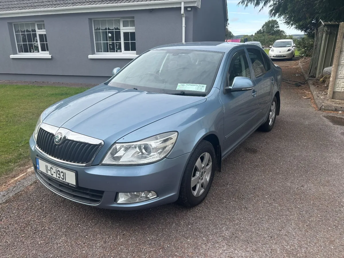 Low miles petrol Skoda Octavia 2011 - Image 1