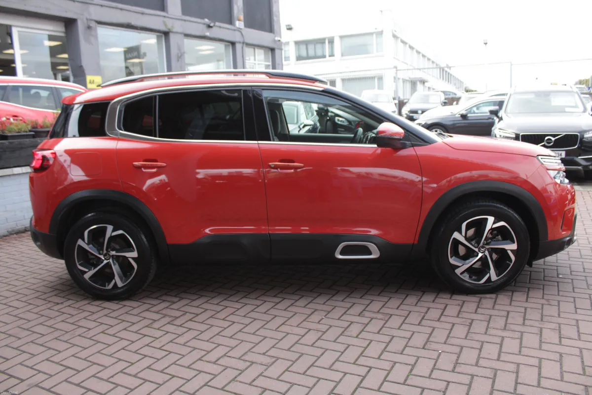 2.0HDI SHINE EDITION 5DR ESTATE AUTOMATIC // 1 OWN - Image 3