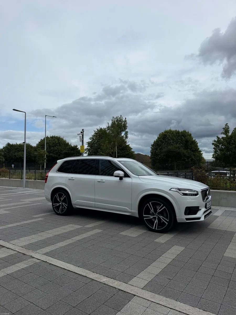 Volvo XC90 T8 R Design 7 Seater. FSH. Immaculate. - Image 3