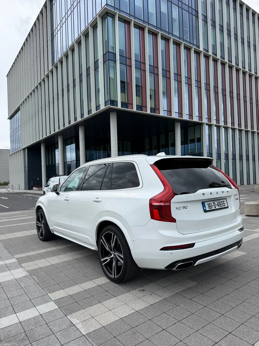 Volvo XC90 T8 R Design 7 Seater. FSH. Immaculate. - Image 5