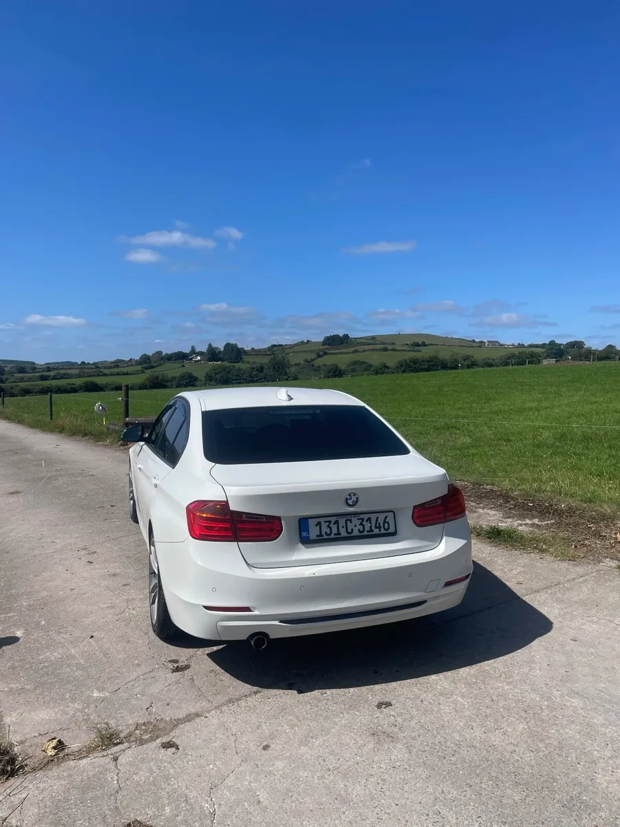 BMW 3-Series 2013 318 - Image 2