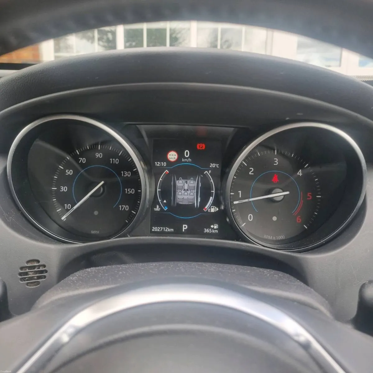 Jaguar XE 2018 - Image 5