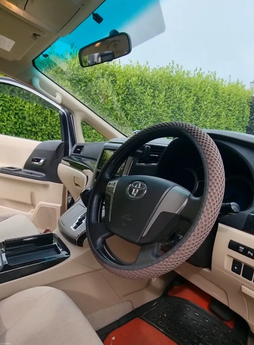 TOYOTA ALPHARD - Image 3