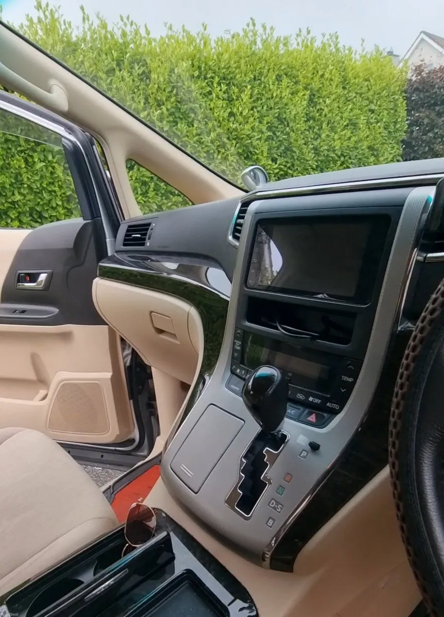 TOYOTA ALPHARD - Image 4