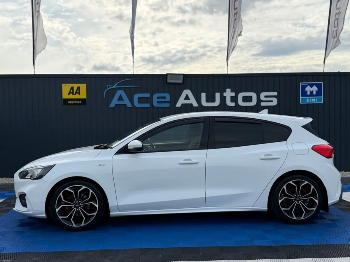 Ford Focus ST-LINE X - 1.5 DIESEL - MANUAL - 12M W - Image 4