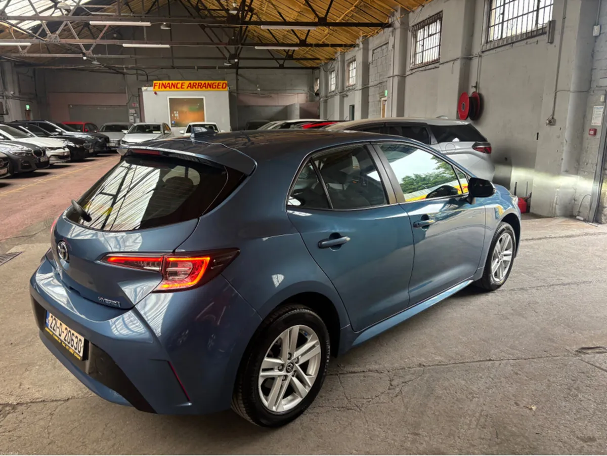 Toyota Corolla LUNA H/B 4DR AUTO HYBRID - Image 4