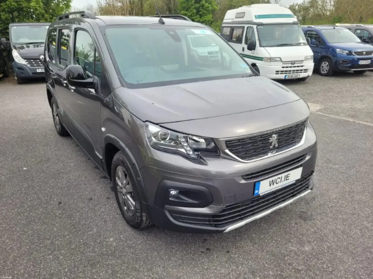 Wheelchair Accessible Taxi Peugeot Rifter - Image 4