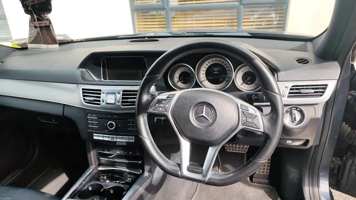 Mercedes Benz E 220 - Image 6