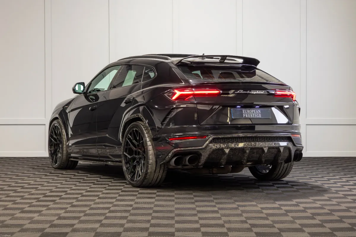 2021 Lamborghini Urus V8 - Image 4