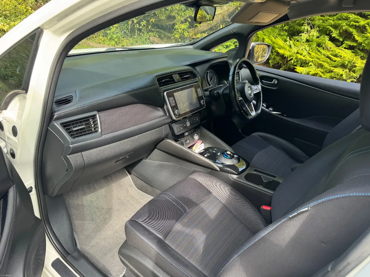 20 Nissan Leaf - Image 5