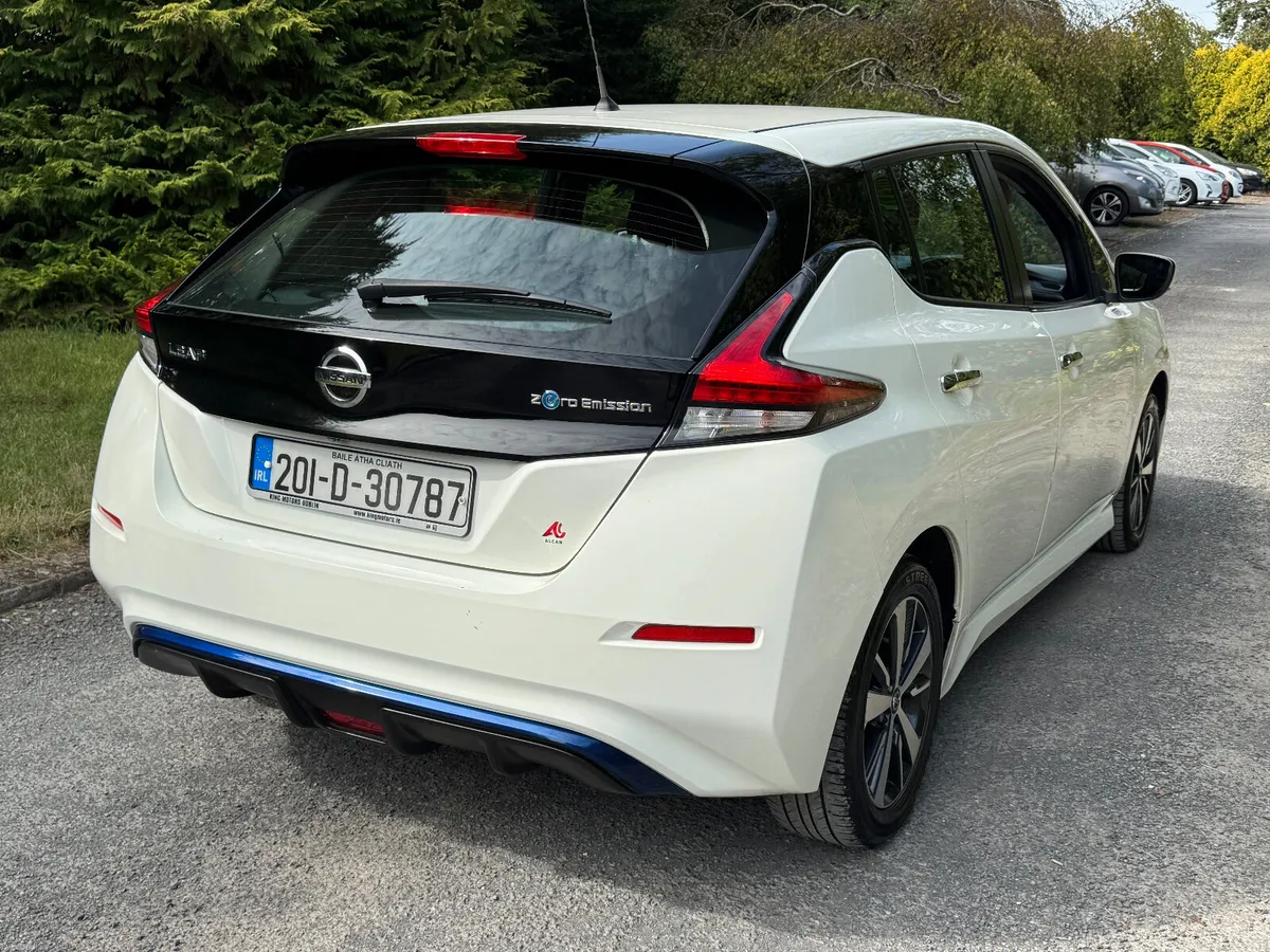 20 Nissan Leaf - Image 4