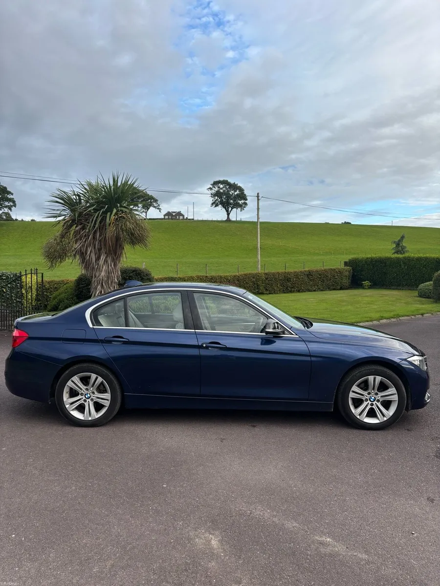 2015 BMW 3 series only 166kms - Image 2