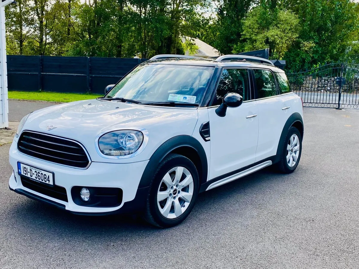 Mini Countryman - Image 1