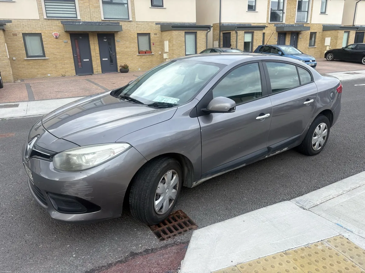 2013 Renault Fluence automatic - Image 2