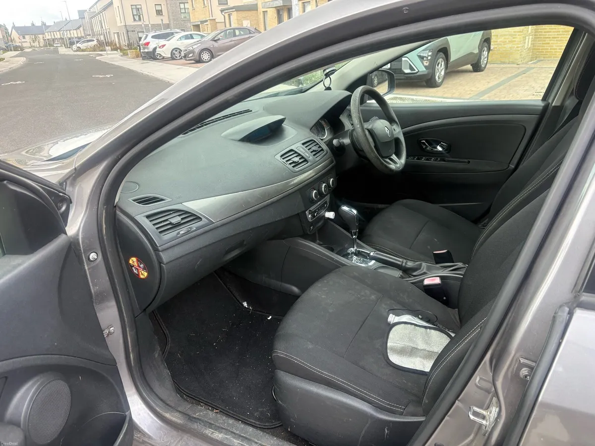 2013 Renault Fluence automatic - Image 5