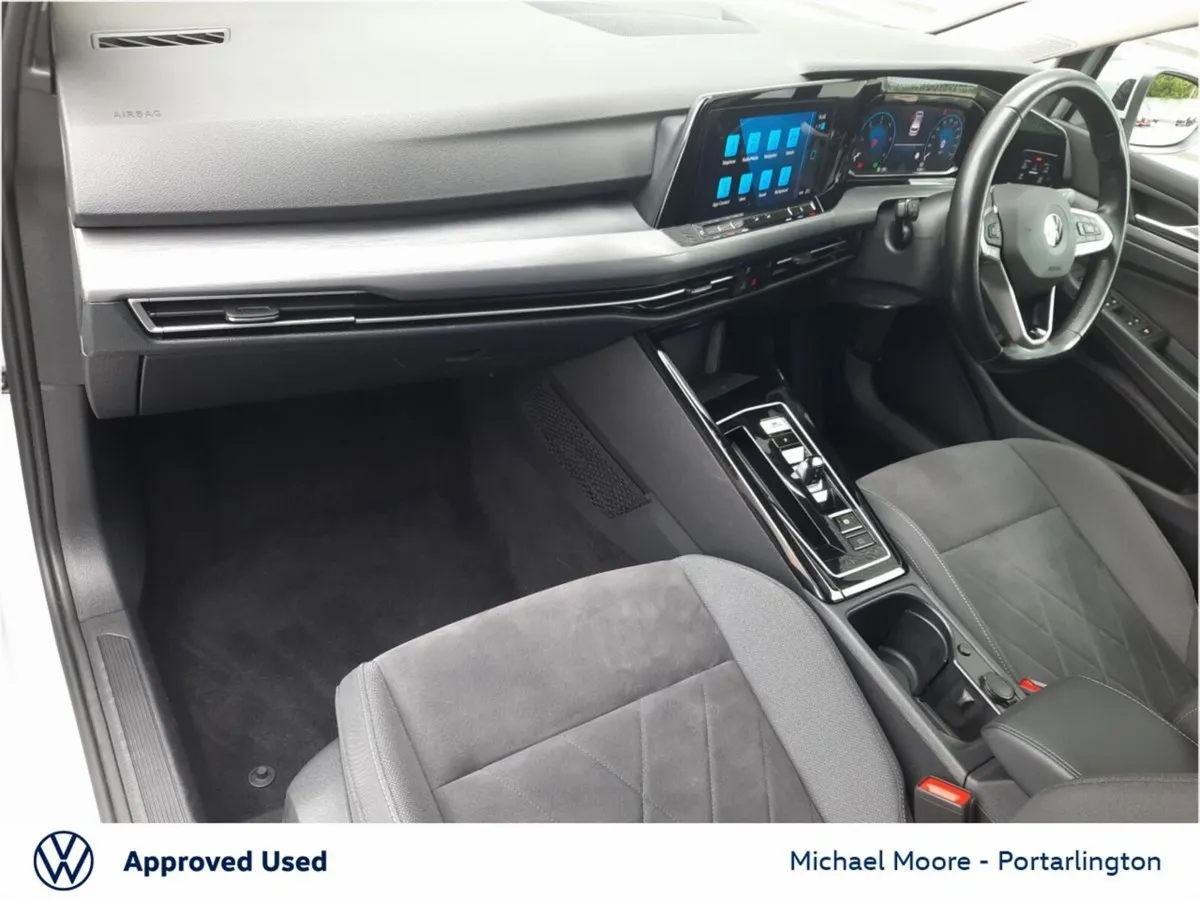 Volkswagen Golf 2.0 TDI 115HP Style DSG - Image 4