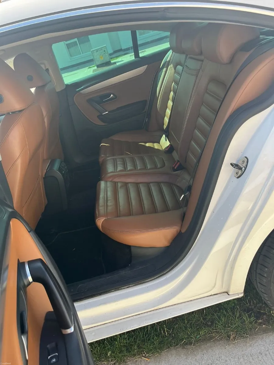 Volkswagen Passat 2011 cc - Image 2