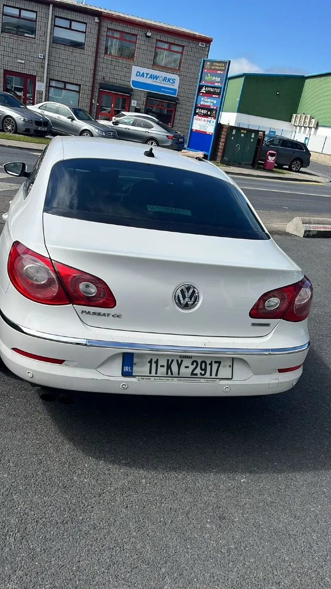 Volkswagen Passat 2011 cc - Image 4