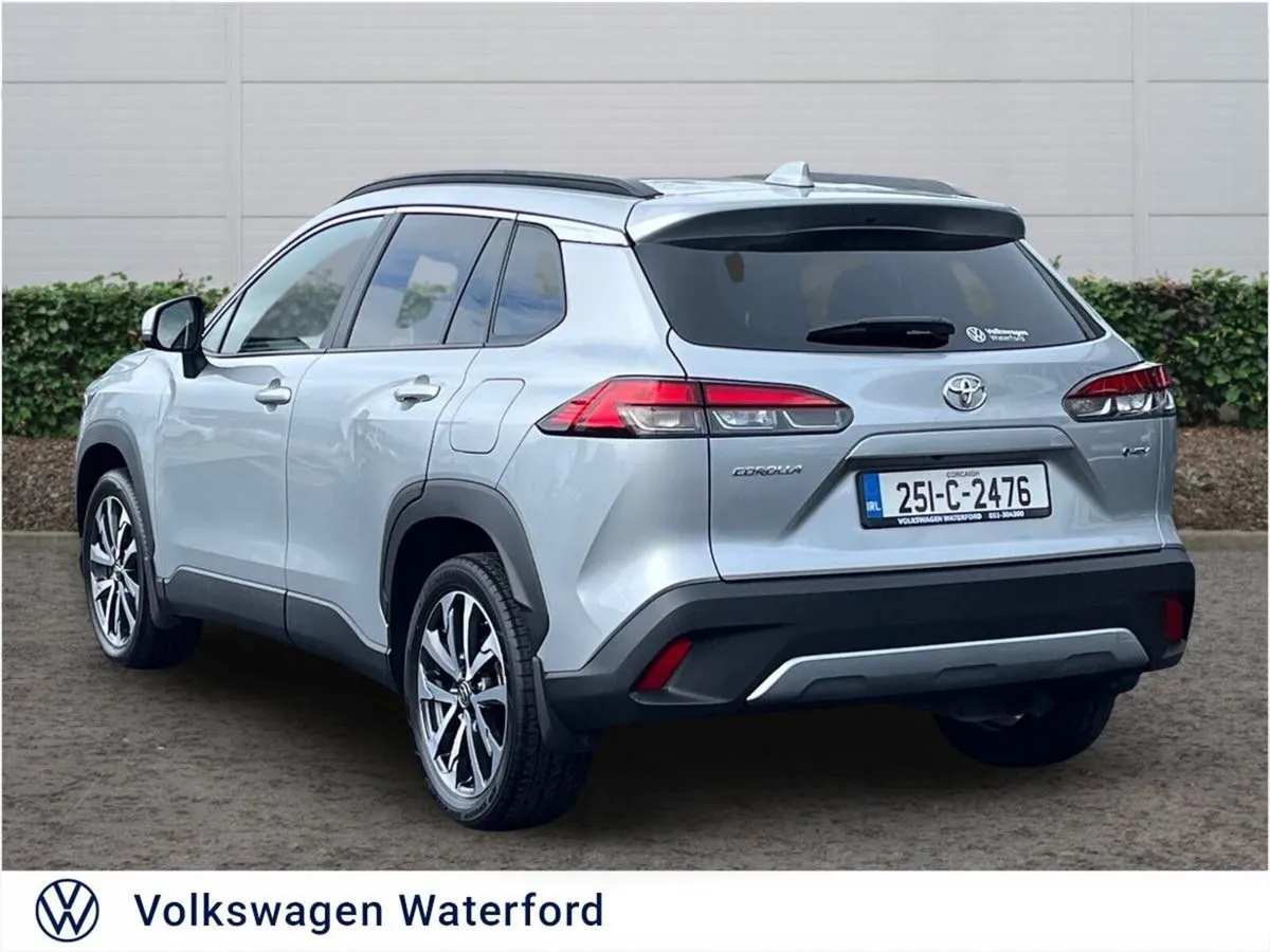 Toyota Corolla Cross 1.8 Hybrid Sol Hatchback - Image 3