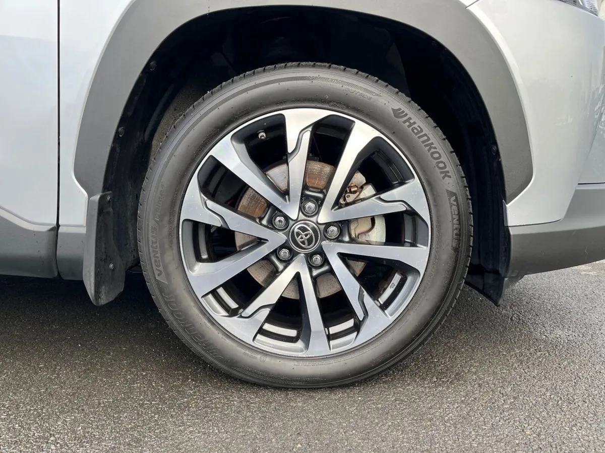 Toyota Corolla Cross 1.8 Hybrid Sol Hatchback - Image 5