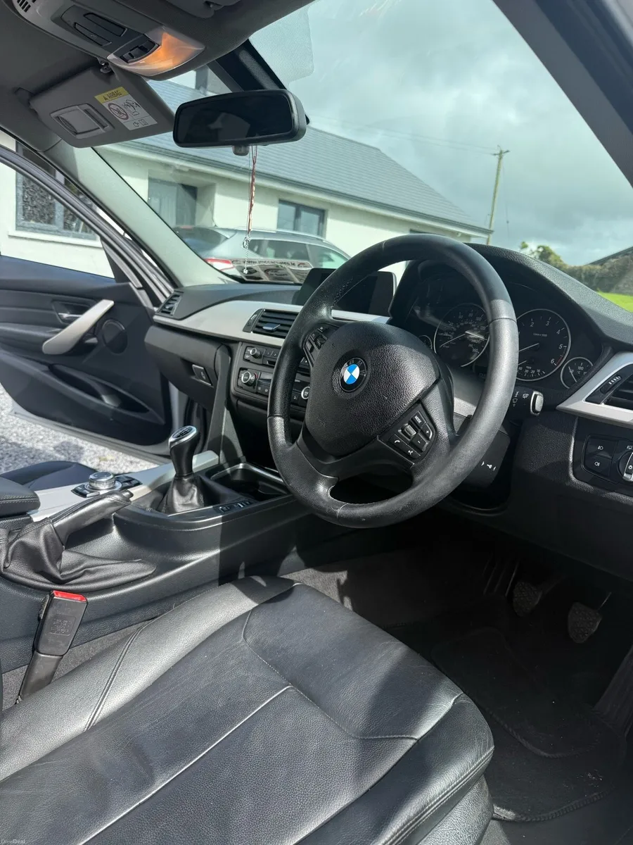 BMW 320d - Image 4