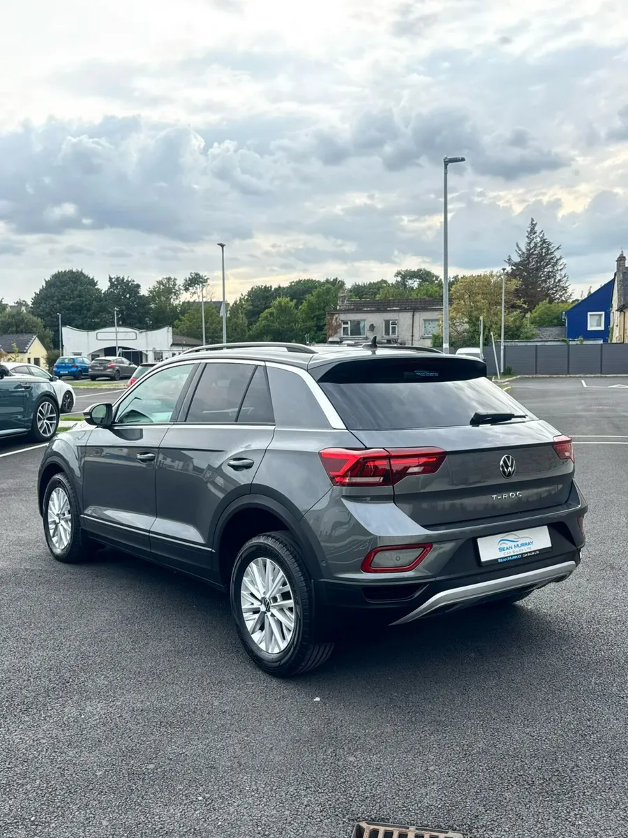 Volkswagen T-Roc 2023 - Image 6