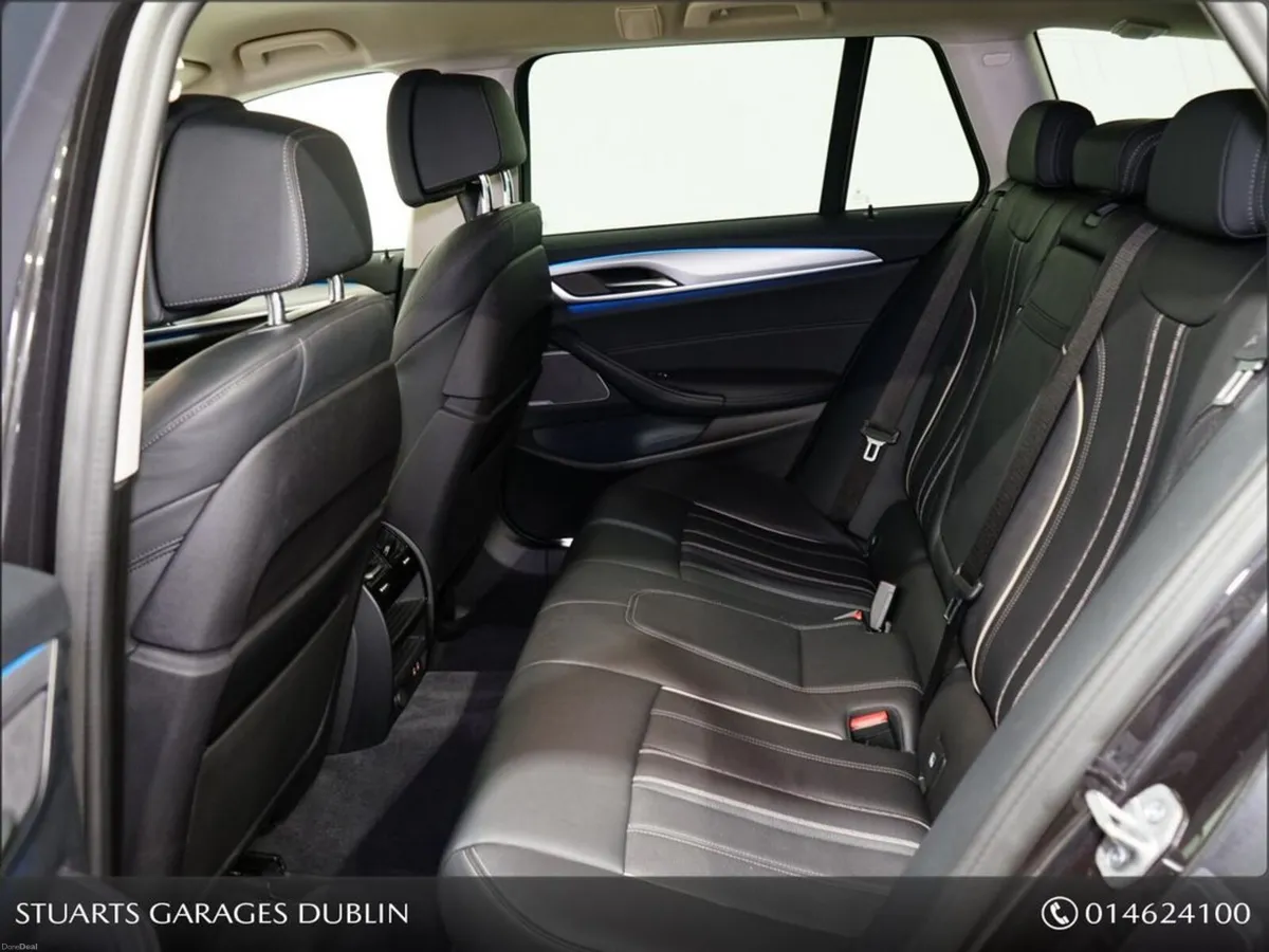 BMW 5-Series *ONLY 29, 800 KM* COMFORT AND TECH PA - Image 5