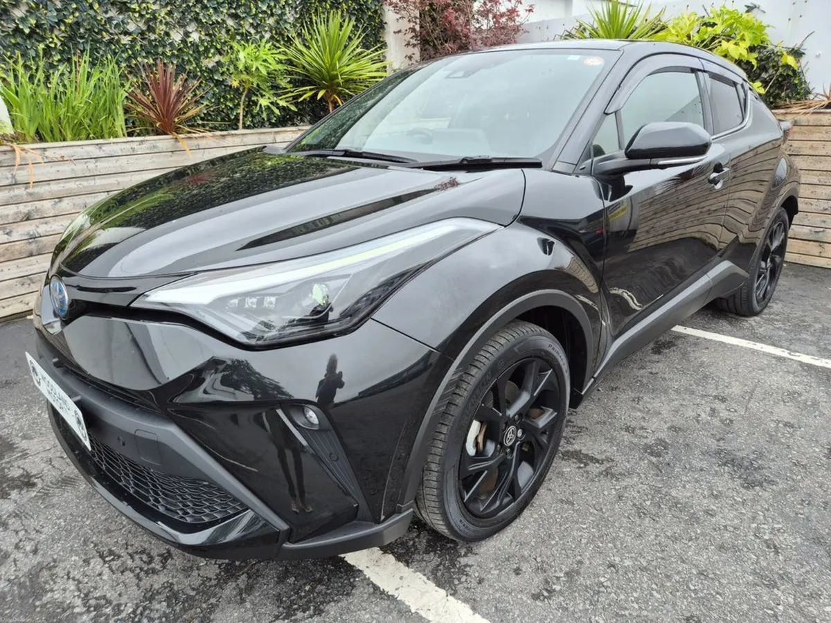 Toyota C-HR 1.8 HYBRID / SOL NERO WITH SAFETEY PAC - Image 2