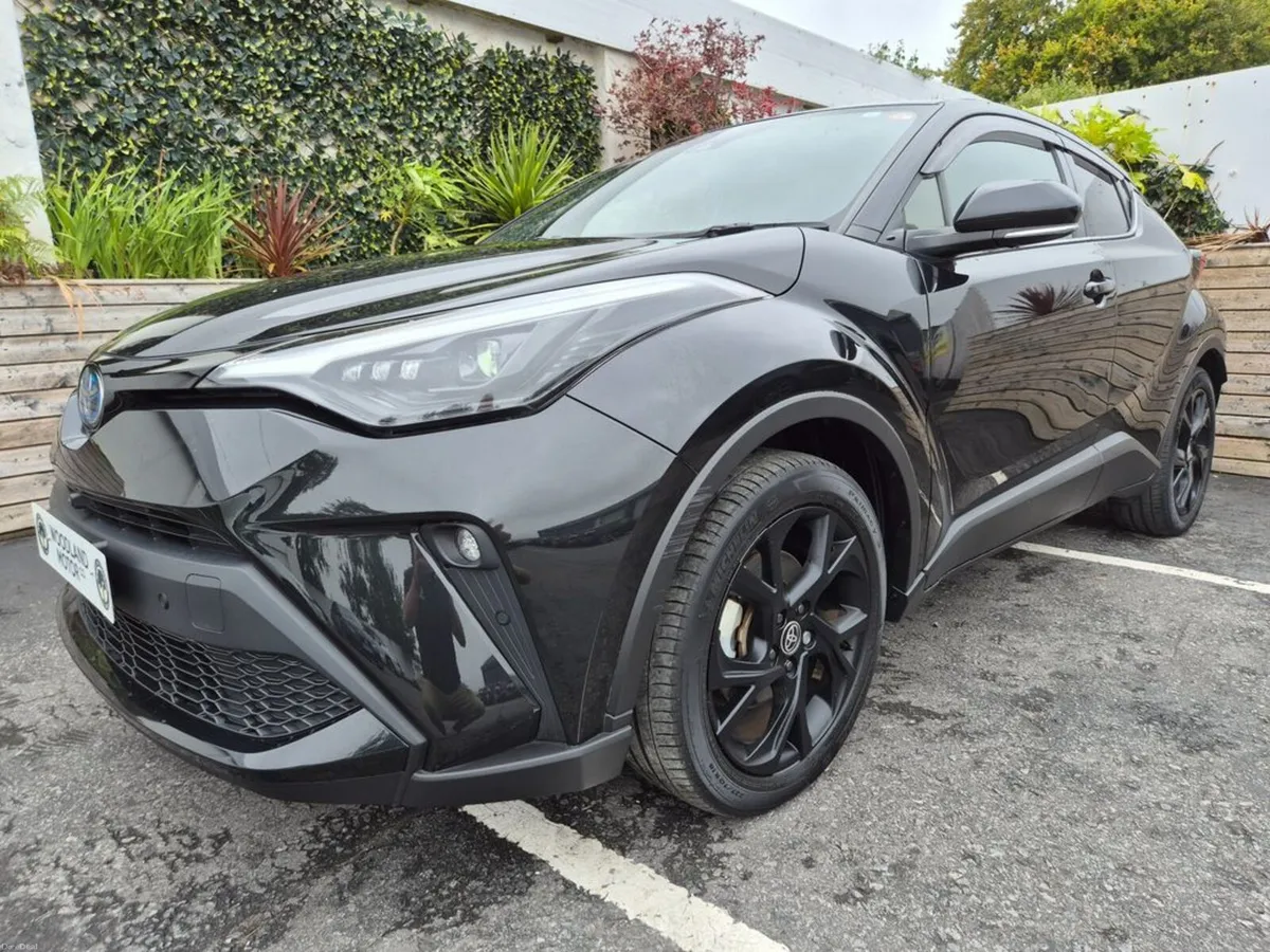 Toyota C-HR 1.8 HYBRID / SOL NERO WITH SAFETEY PAC - Image 1