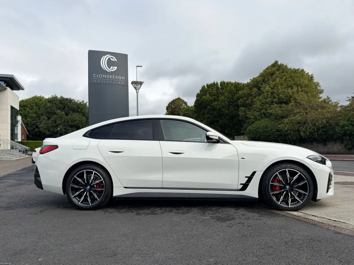 BMW i4 Edrive40 Msport **Tilt & Slide Sunroof** - Image 2