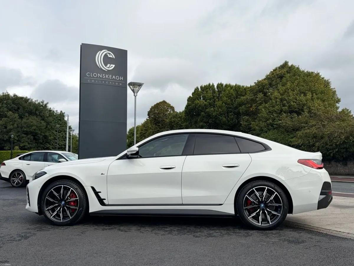 BMW i4 Edrive40 Msport **Tilt & Slide Sunroof** - Image 4