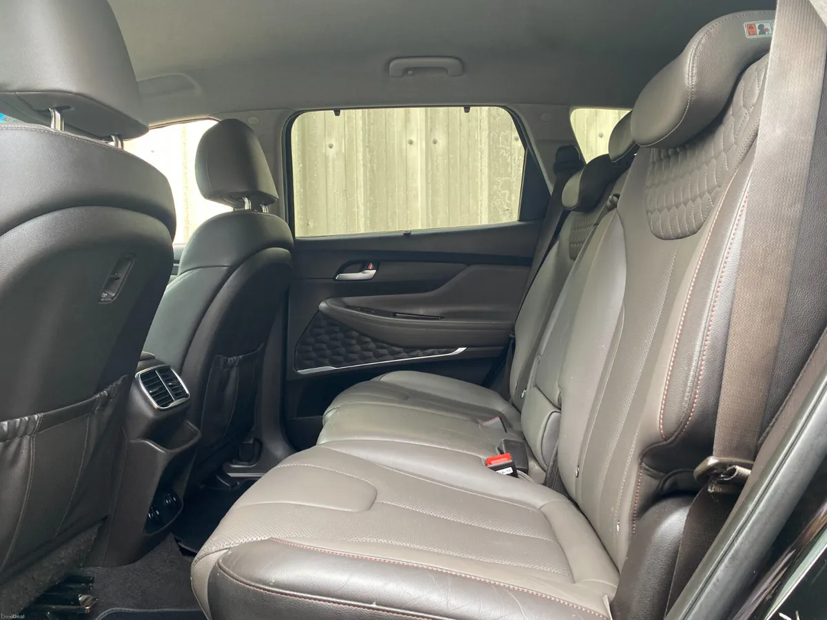 Hyundai Santa Fe 2019///4 WHEEL DRIVE//FINANCE - Image 5