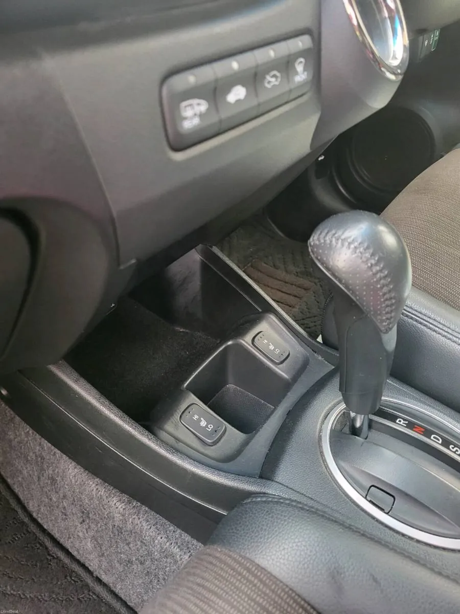 Honda Fit self charging hybrid low mileage - Image 6