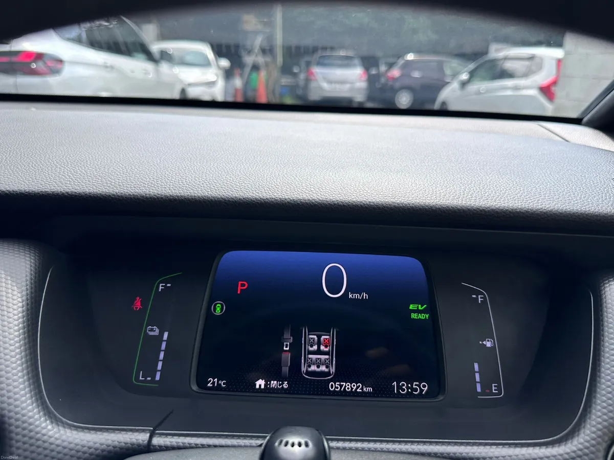Honda Fit 2021  1.5 HYBRID 57K KM ONLY - Image 6