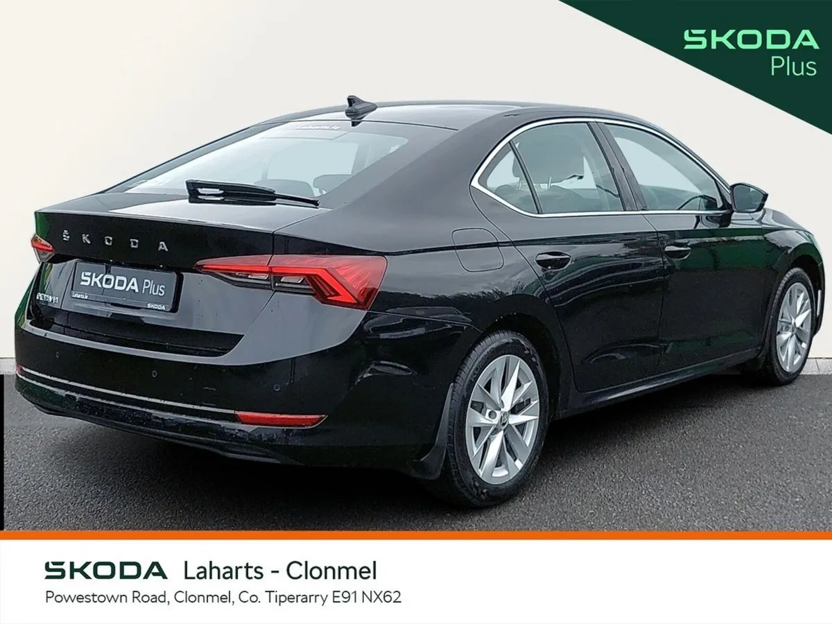 Skoda Octavia AMBITION 2.0TDI 115HP *REVERSING CAM - Image 4