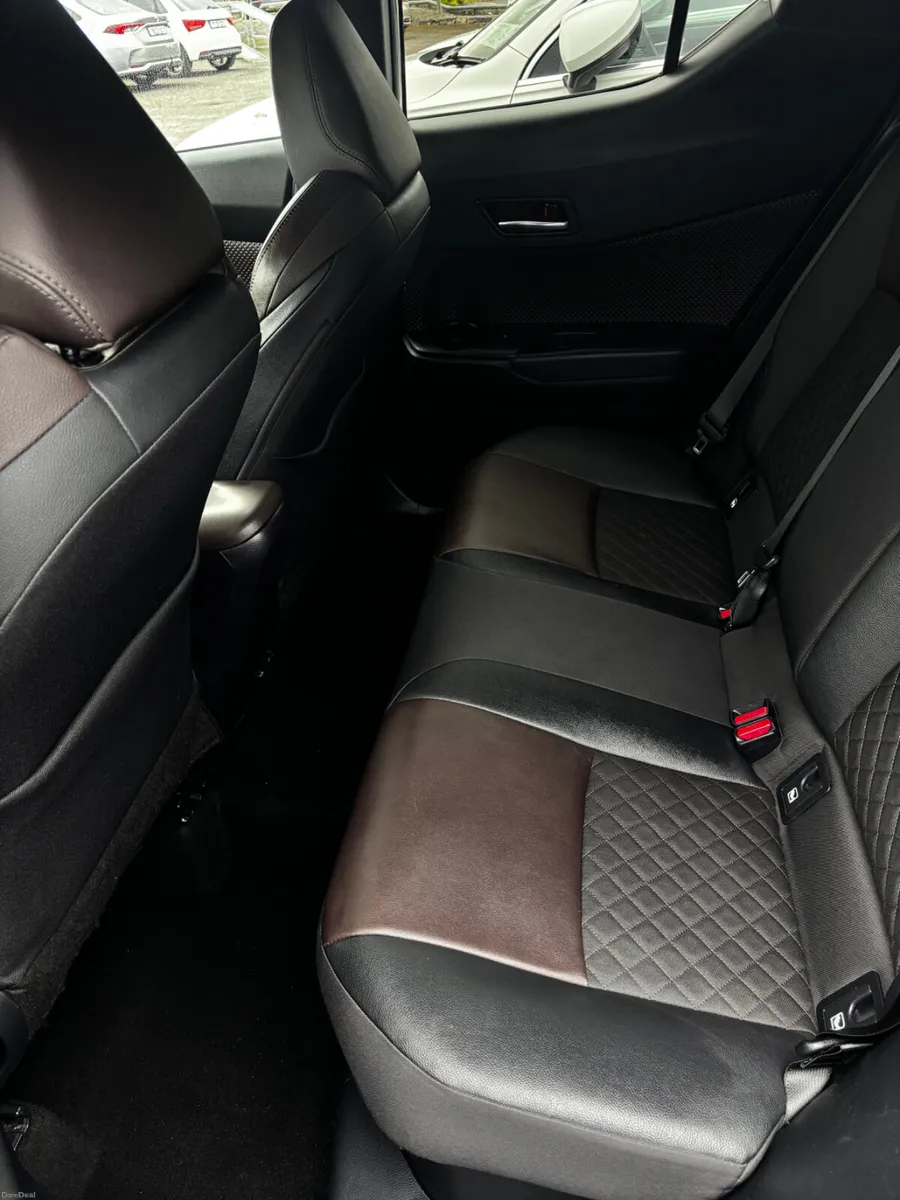 182 Toyota C-HR Sol - Image 4