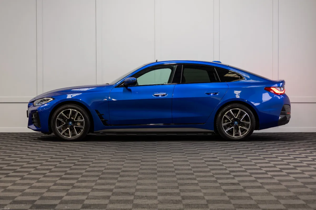 222 BMW i4 eDrive40 M-Sport - Image 3
