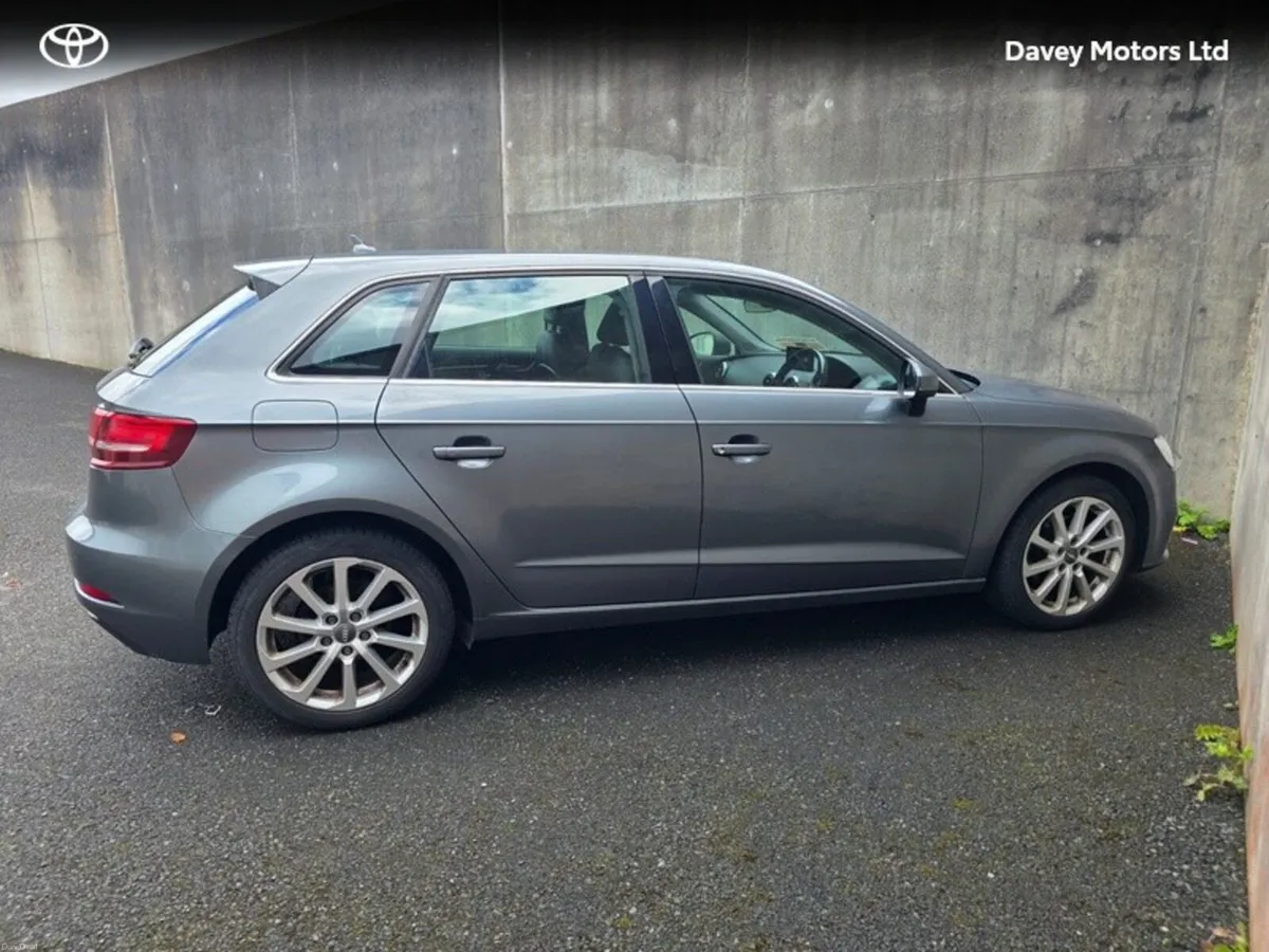 Audi A3 SPORTBACK 1.6 TDI 110 SE 4DR - Image 3