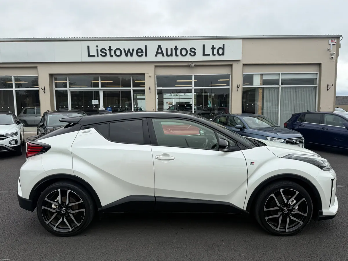 211 TOYOTA CHR GR SPORT 1.8 PETROL HYBRID AUTO - Image 1