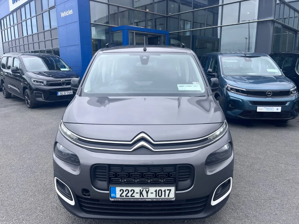 Citroen Berlingo 2022 Taxi Spec 7 seats - Image 2