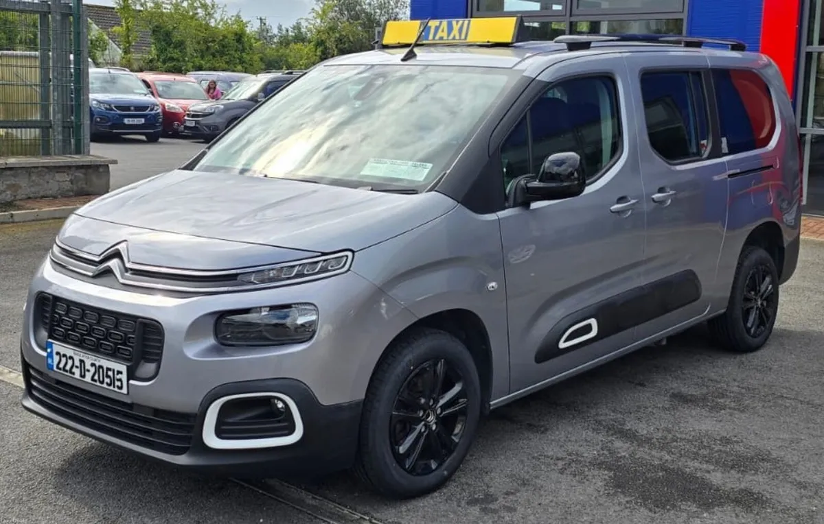 Wheelchair Taxi Citroen Berlingo 7 Seater - Image 2