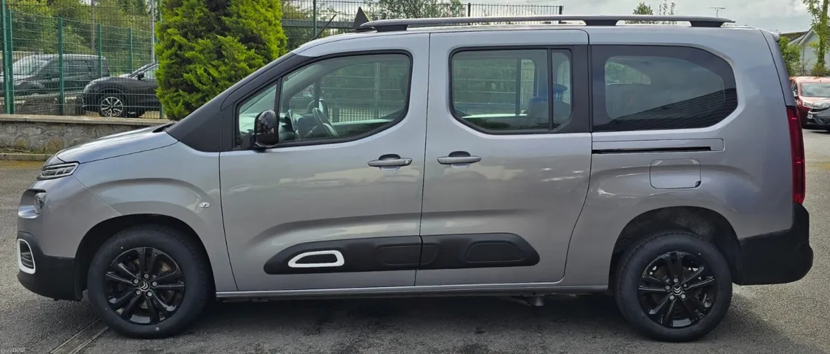 Wheelchair Taxi Citroen Berlingo 7 Seater - Image 4