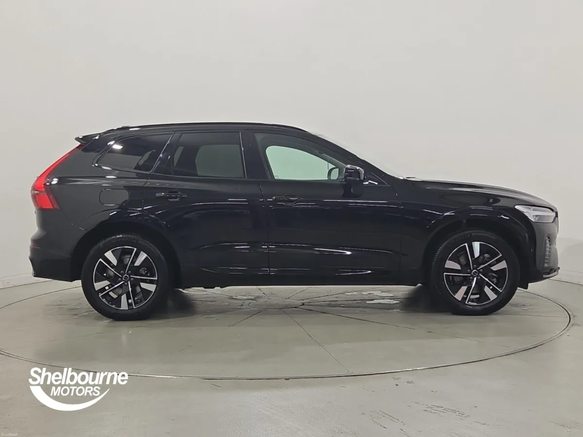 Volvo XC60 B5 PLUS AWD - Image 3