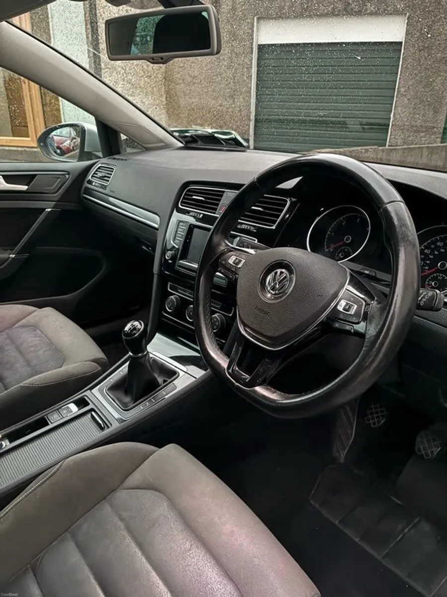 2014 Volkswagen Golf - Image 5