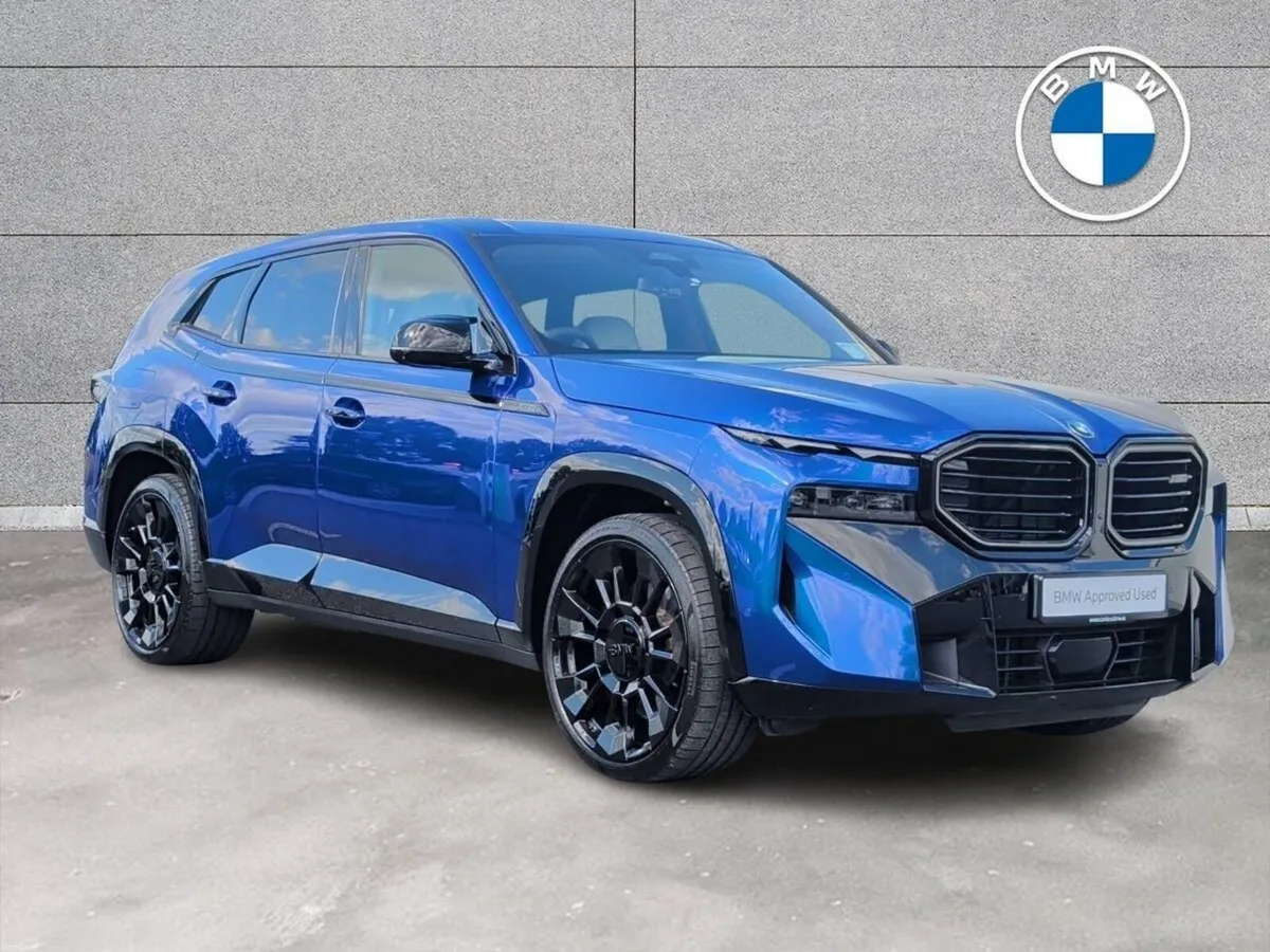 BMW XM 50e - Image 1