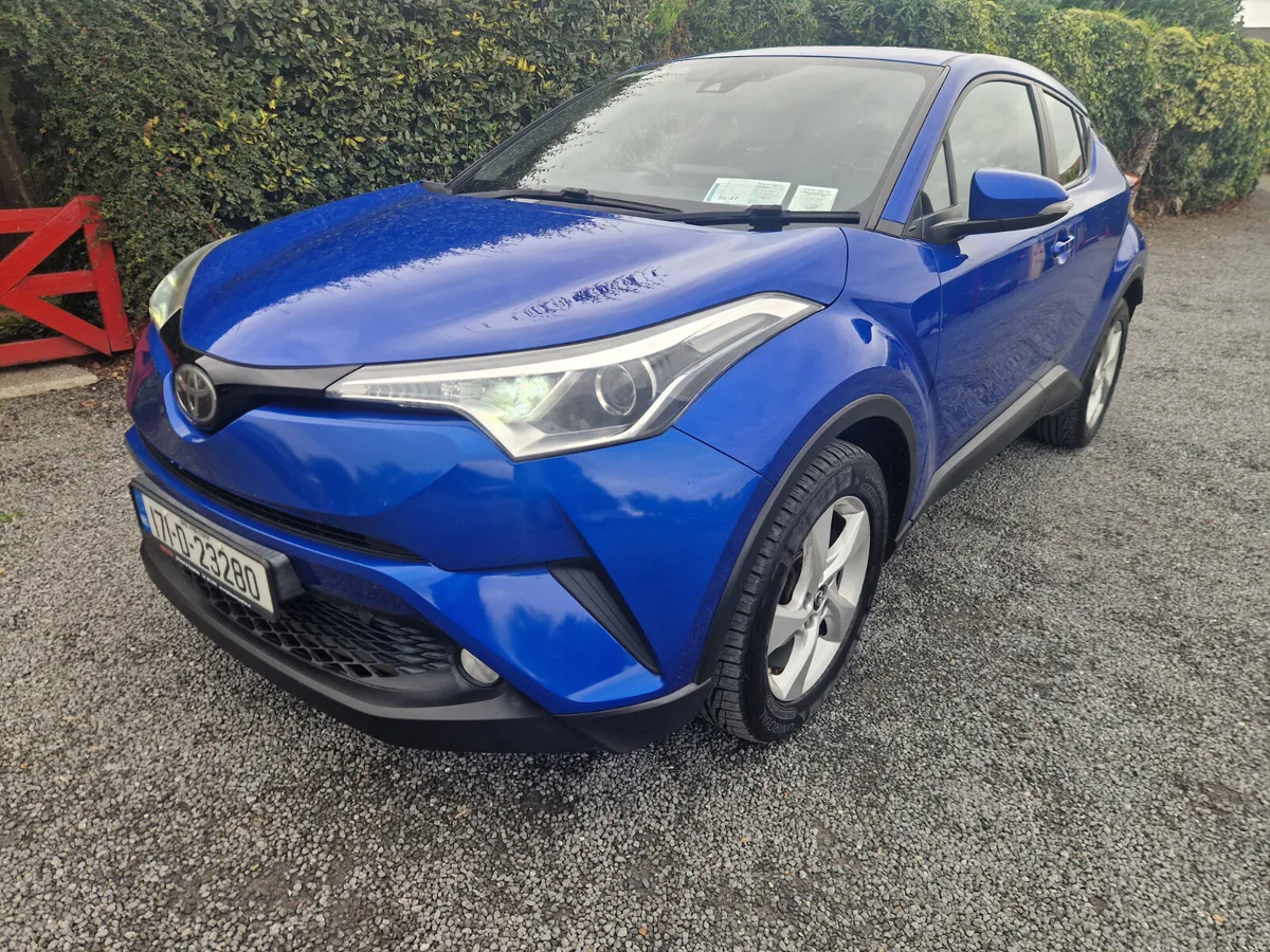 Toyota C-HR 2017 - Image 1