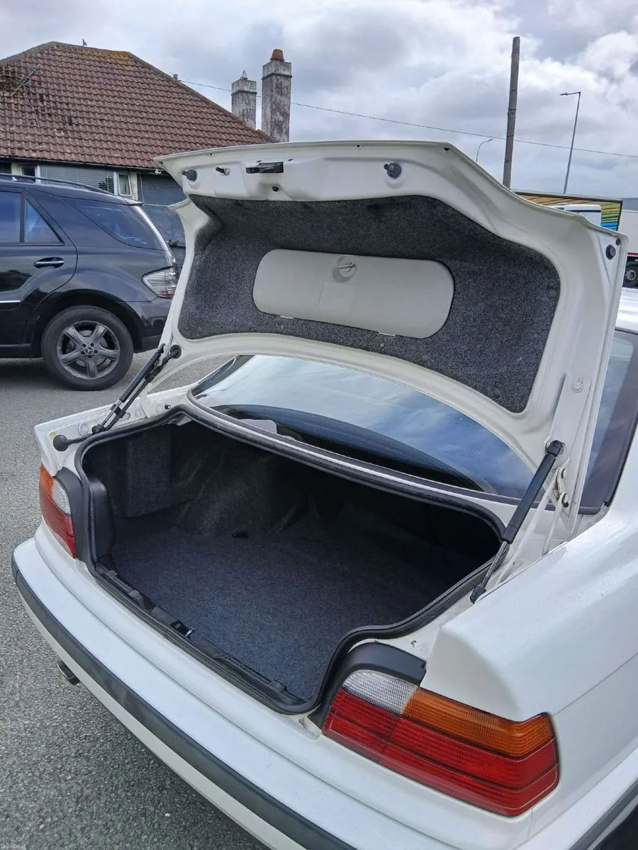 BMW 3-Series 1995 E36 316i - Image 6